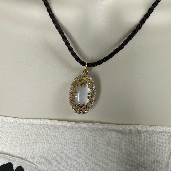 New Natural Moonstone with Diamond Pendant in18K solid gold with certificate - Picture 7 of 12